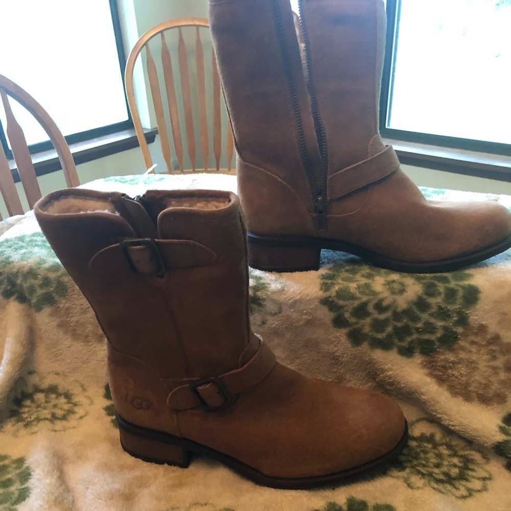 Size 8 NWT Ugg Suede boots